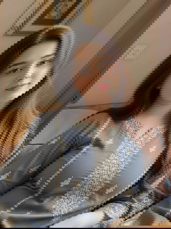 Eliza9xx, 20 years old from United Kingdom