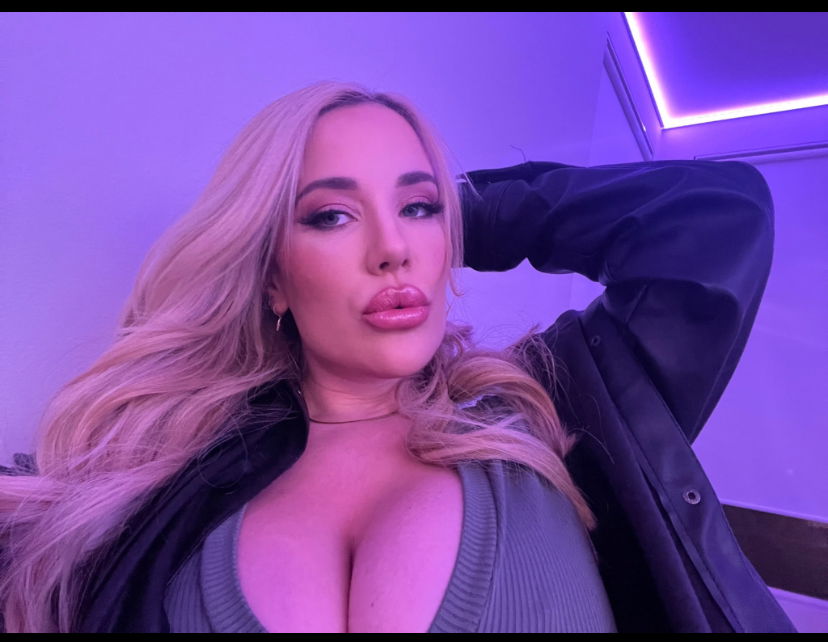 Sandra-43's Cover Photo