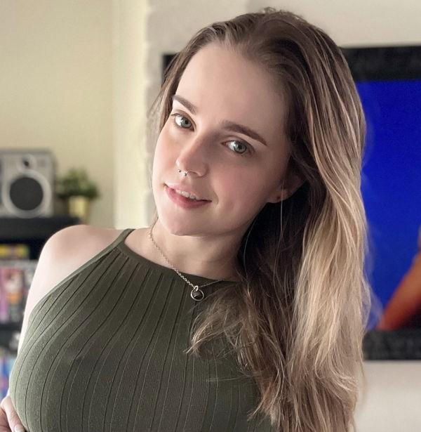 Sienna-32, 22 years old from United States