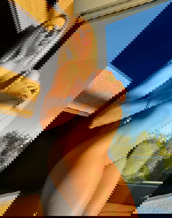 n_ob21-17, 21 years old from United Kingdom