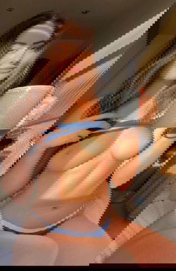 barron, 26 years old from Canada