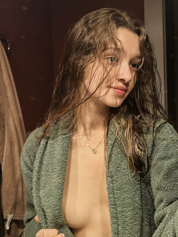 Oliviaxxx, 19 years old from United States