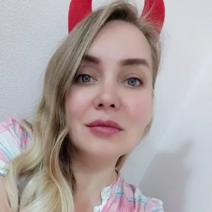 54j1g6cse2, 25 years old from United States