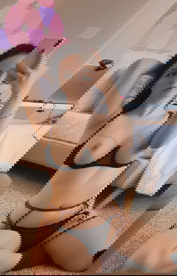 dijabid160, 20 years old from United States