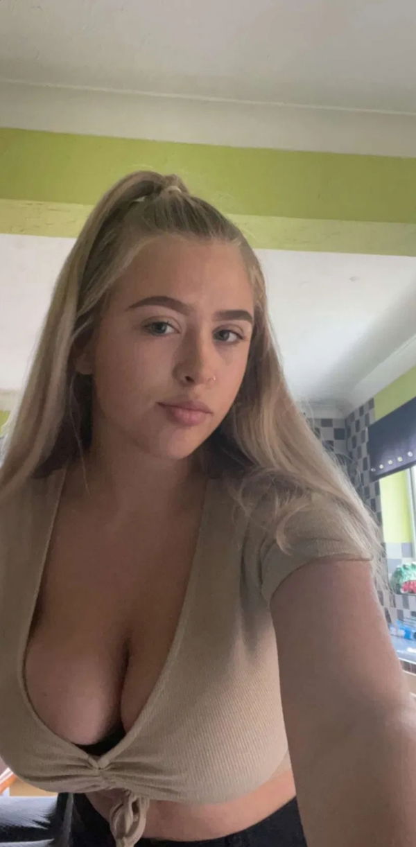 xitinixuio, 24 years old from United Kingdom