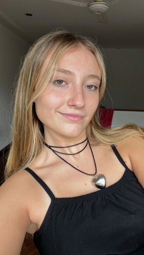 fayato7537, 23 years old from Canada