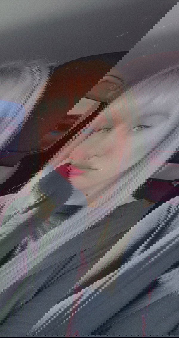 Shopihamarry, 21 years old from Sweden