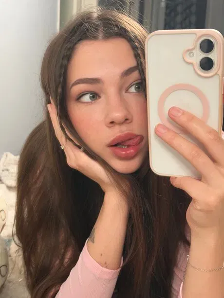 xokifeg531, 22 years old from Austria