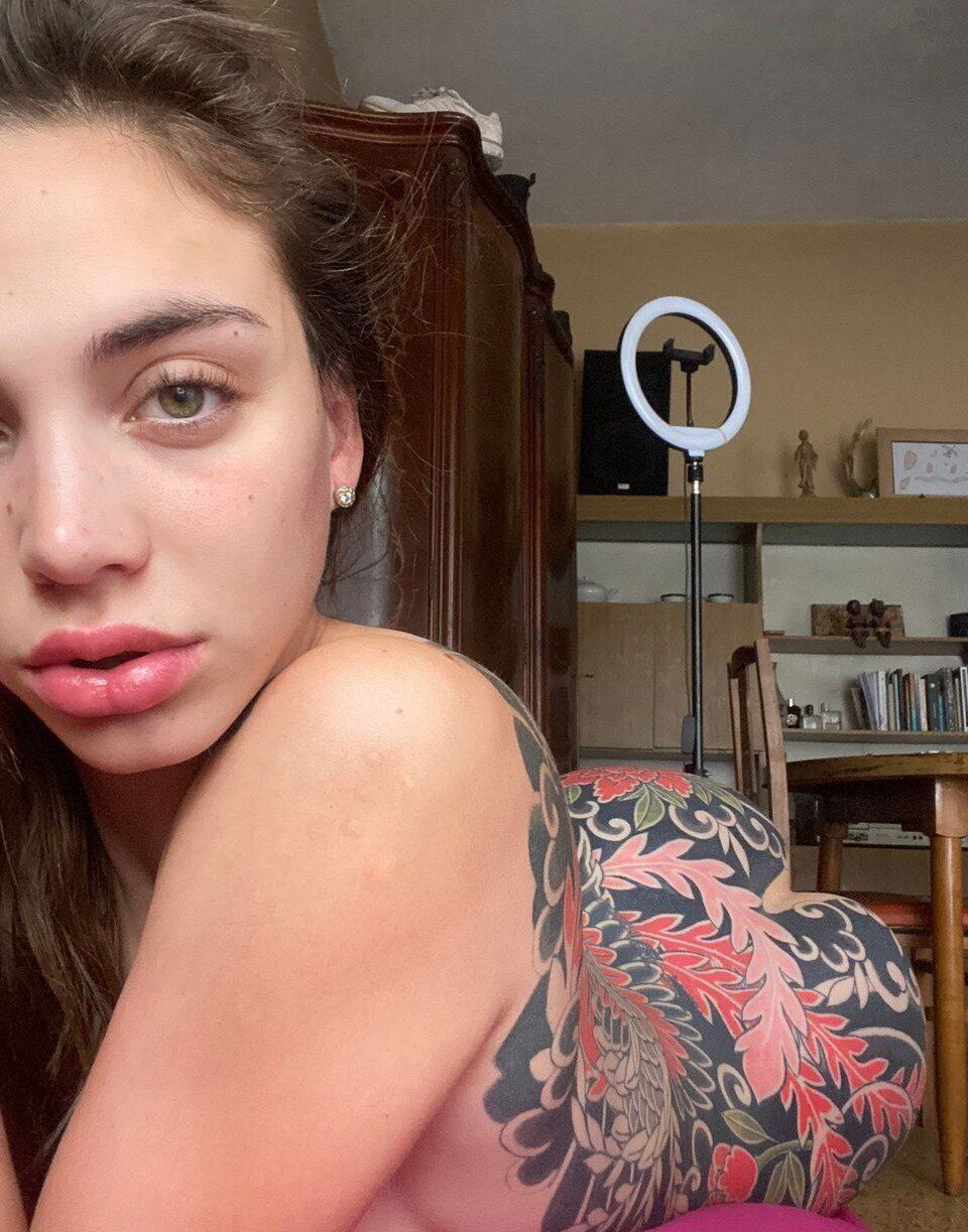 hadil30024's Cover Photo