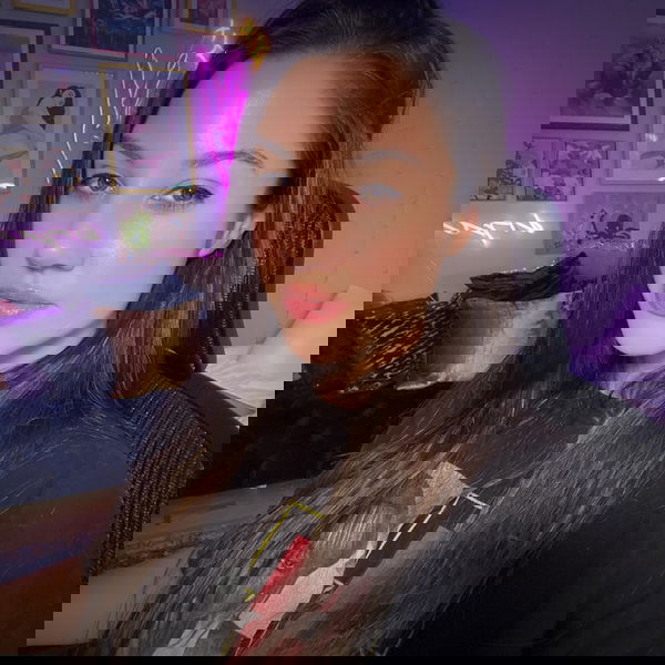 jesminmary6, 21 years old from United Kingdom