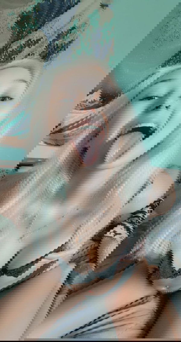 lnqwohjbli, 18 years old from United States