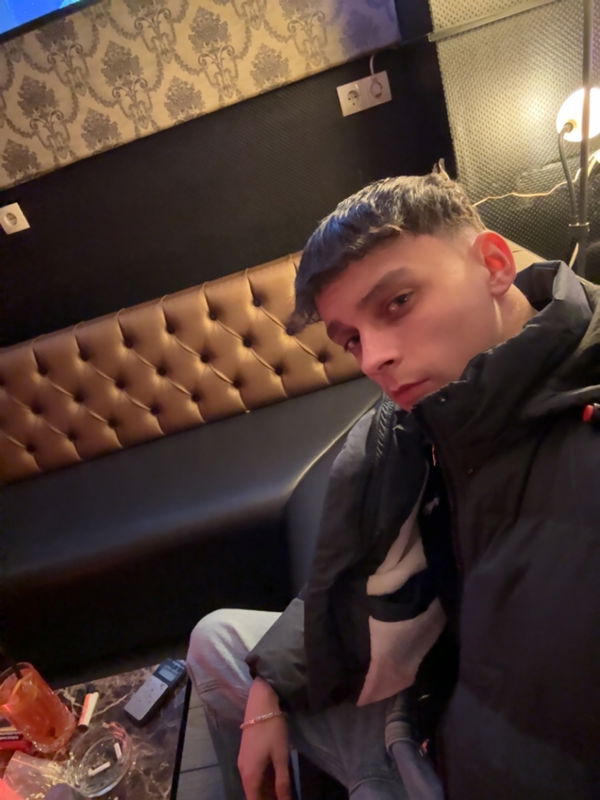 kakilolipo, 20 years old from Germany