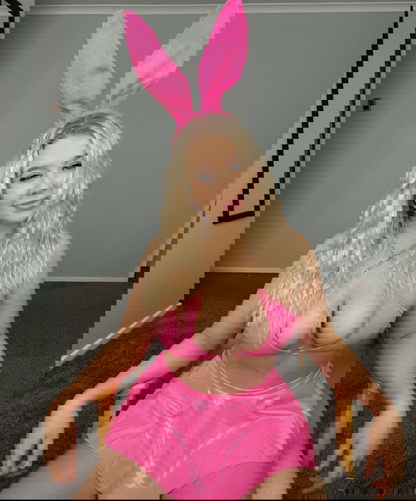 Suzanne4545, 21 years old from United States