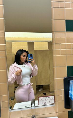 yixosek731's Cover Photo