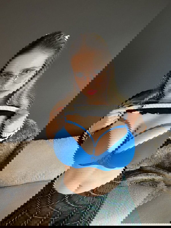 Hannah9776, 29 years old from United States