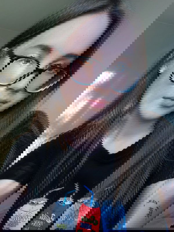 Jade2484, 21 years old from United States