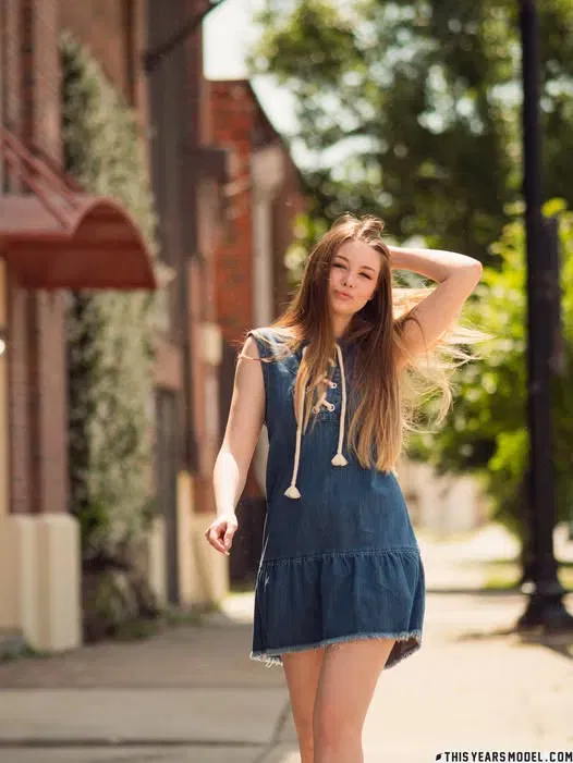 Giselle45645, 20 years old from Denmark