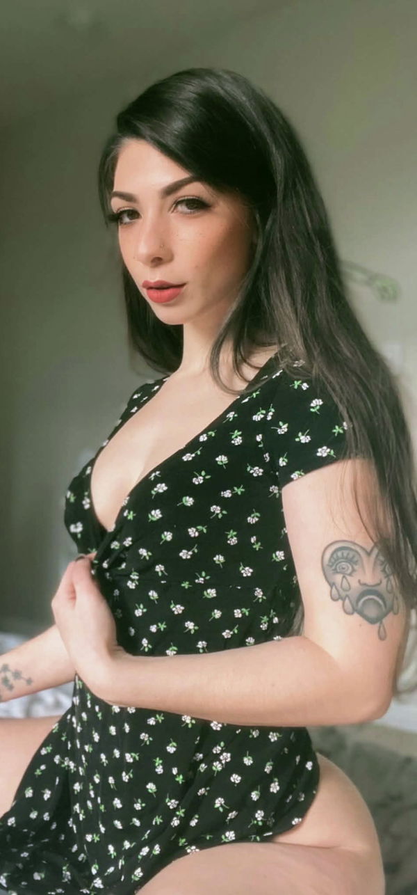 Ally_walker, 18 years old from United States