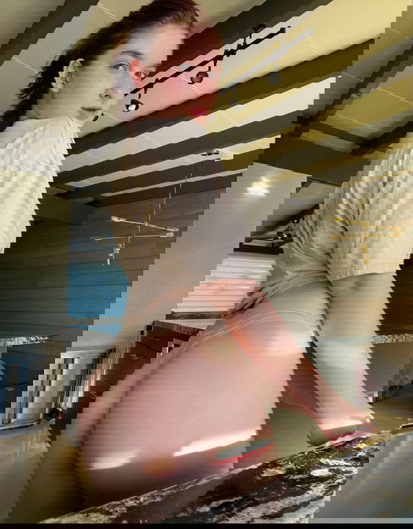 julia10, 22 years old from United States