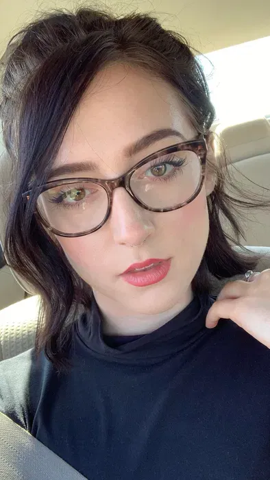 xorinil276, 23 years old from United Kingdom