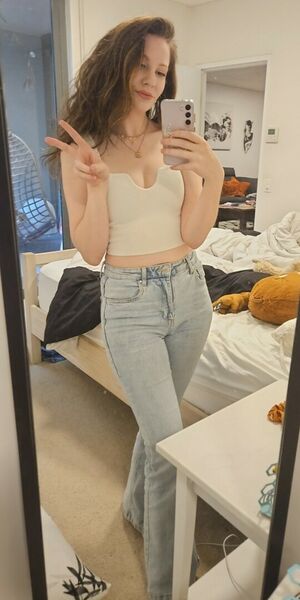 womeji6498, 23 years old from Belgium