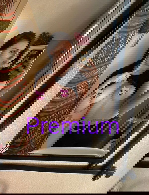 ShirlyJ86, 22 years old from United Kingdom