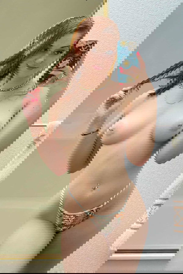 horny8566, 20 years old from France