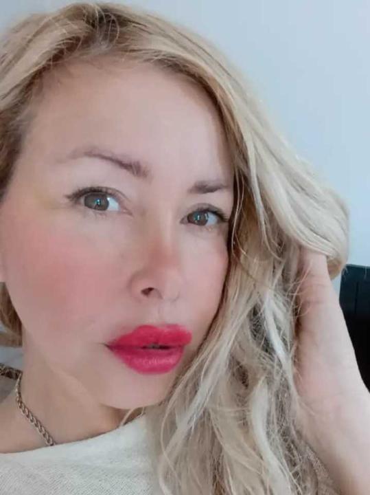 komojoh384, 25 years old from Germany