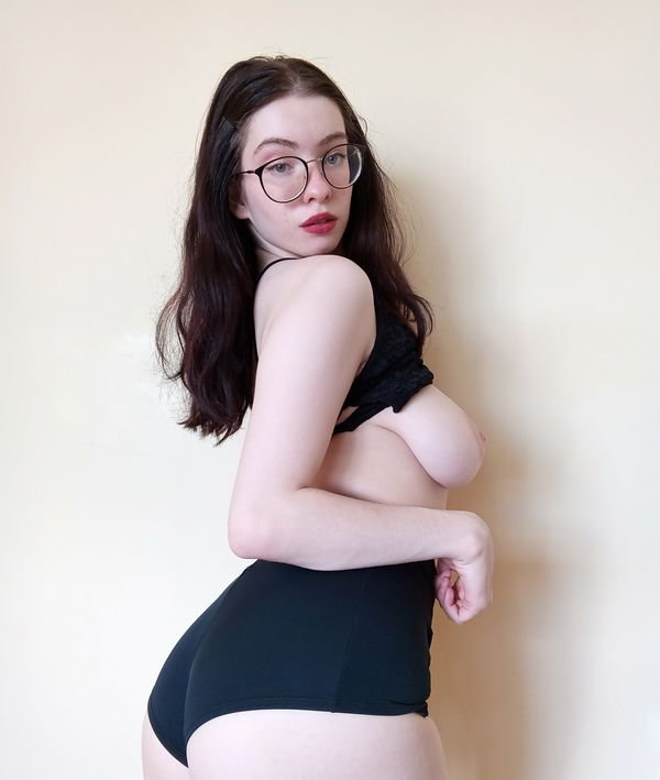 otsuk, 21 years old from United States