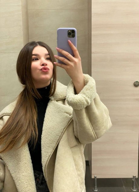 kovaqali, 25 years old from United Kingdom