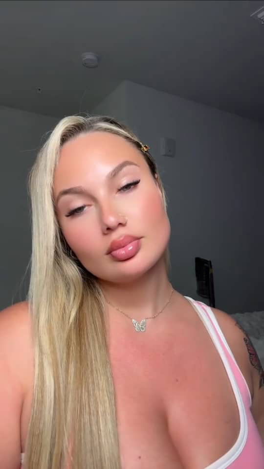 Khloeleah34, 24 years old from United States