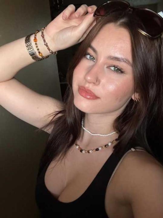 qenolo, 26 years old from Australia