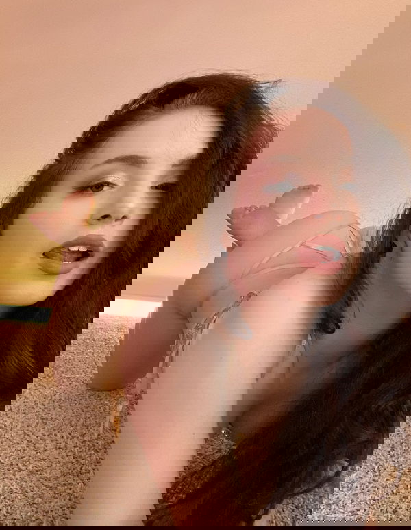 Olivia392, 22 years old from United States