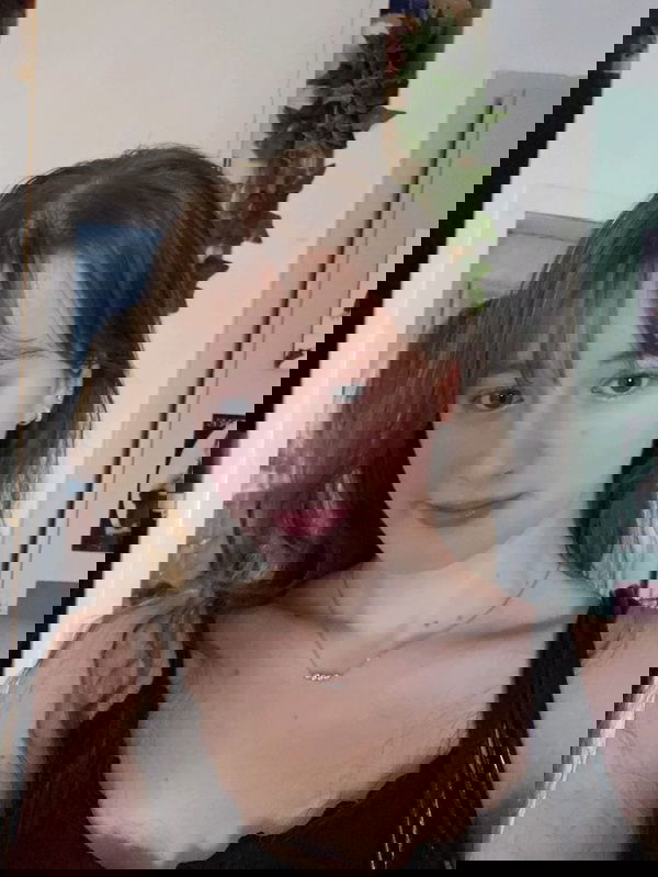 Betty2158, 21 years old from United States