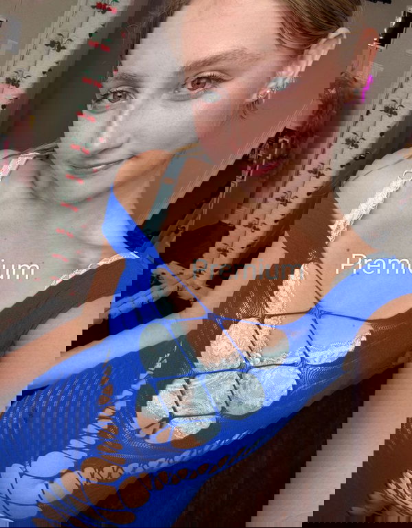 JoannA55, 20 years old from United Kingdom