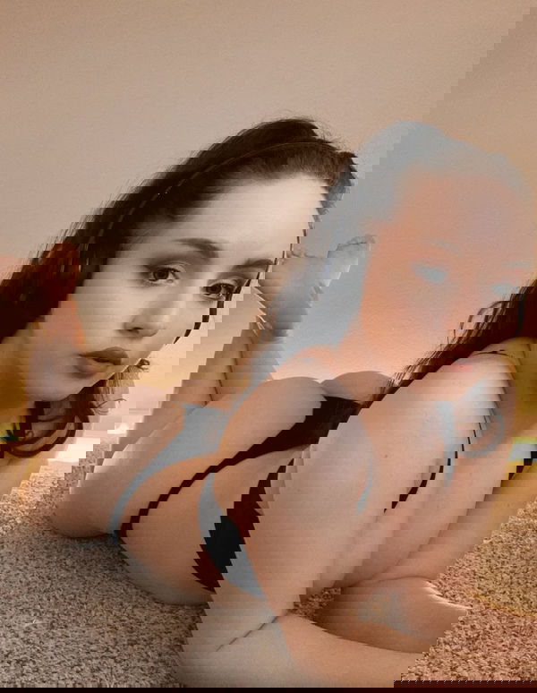 gonuwm, 18 years old from Canada