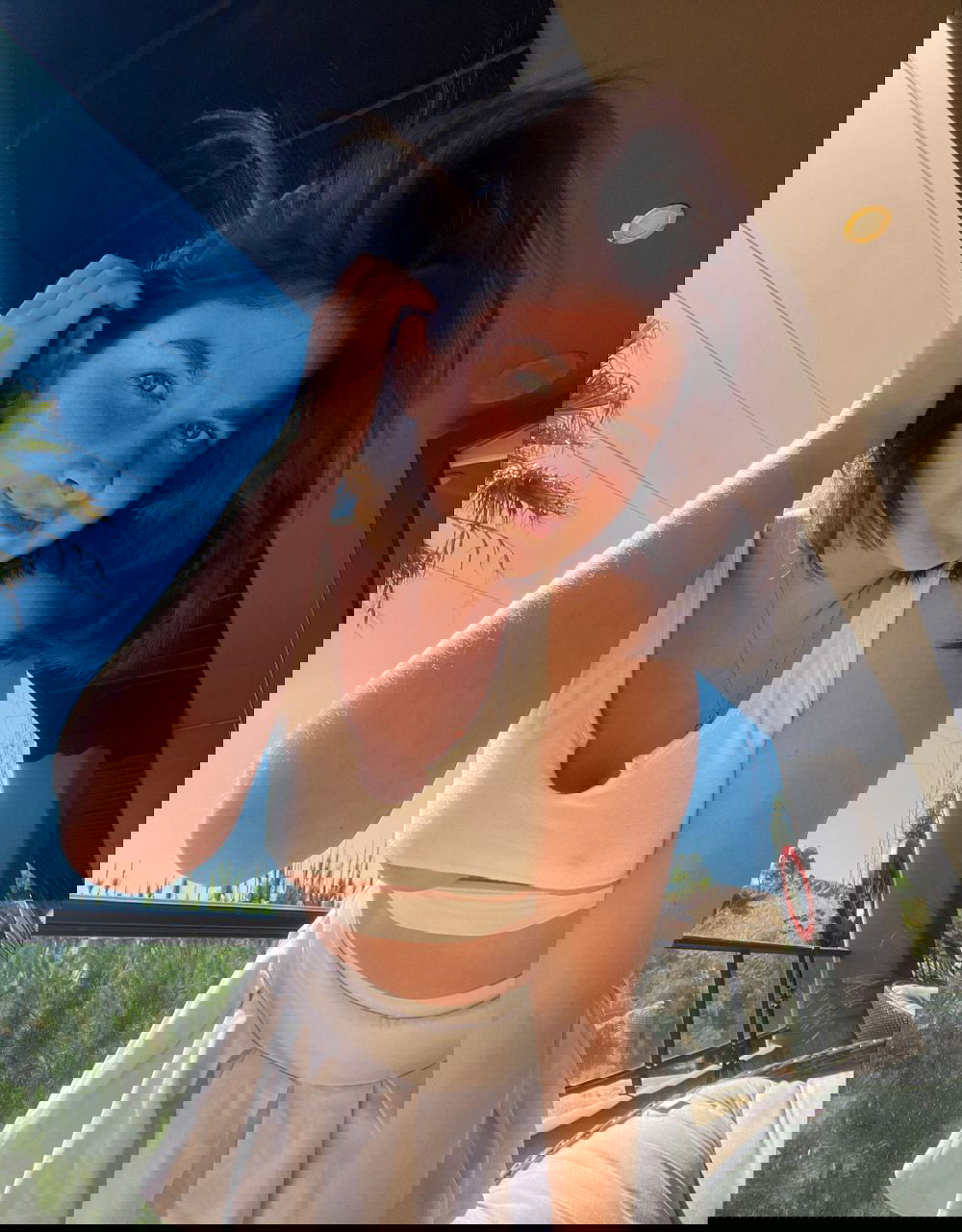 tqoyady's Cover Photo