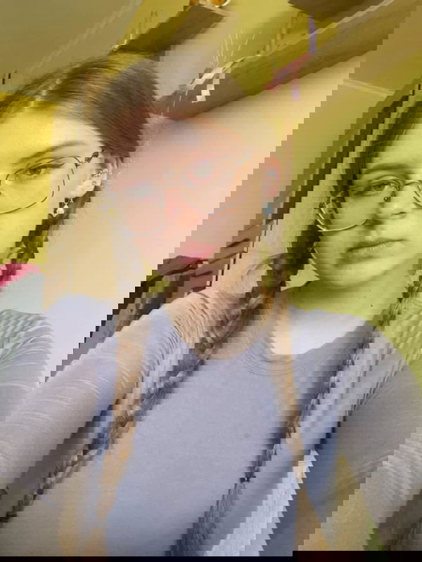 pearlhazec, 18 years old from Canada