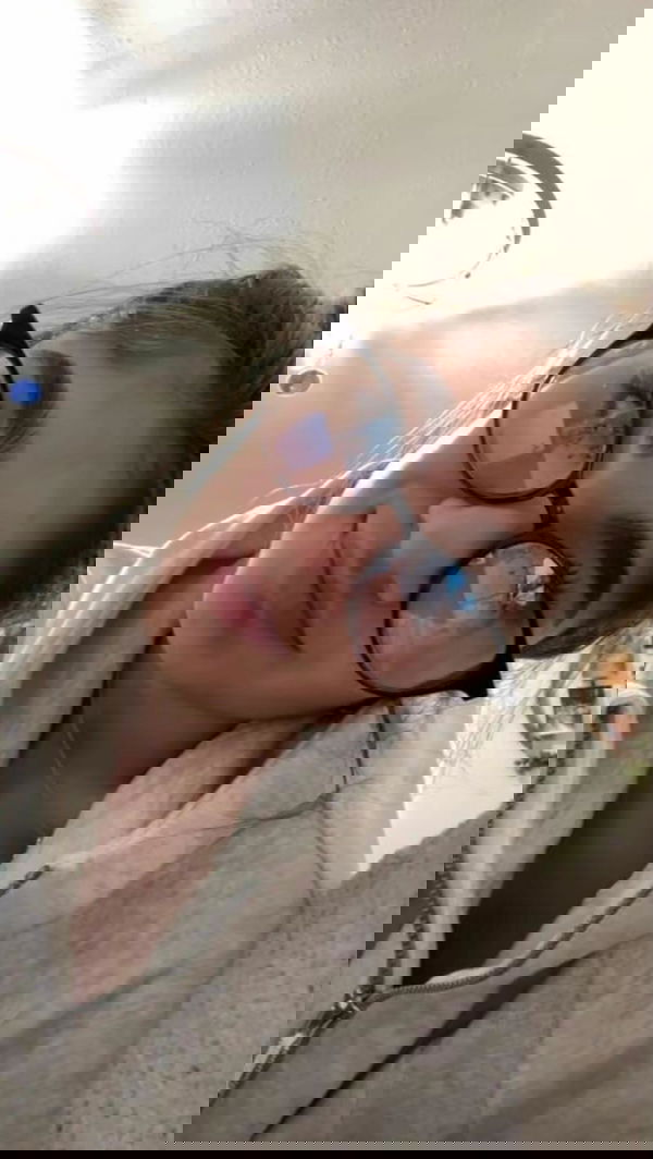 Jenny22, 25 years old from United States