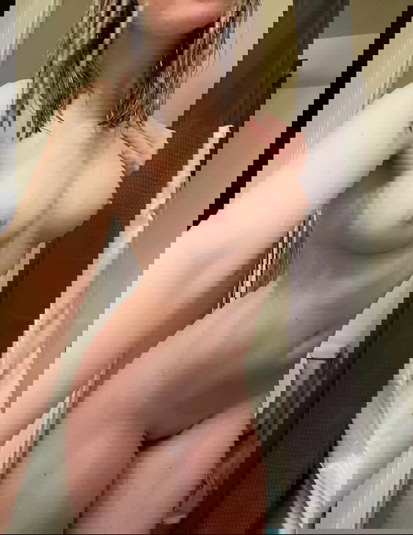 miakingaihs, 21 years old from United States