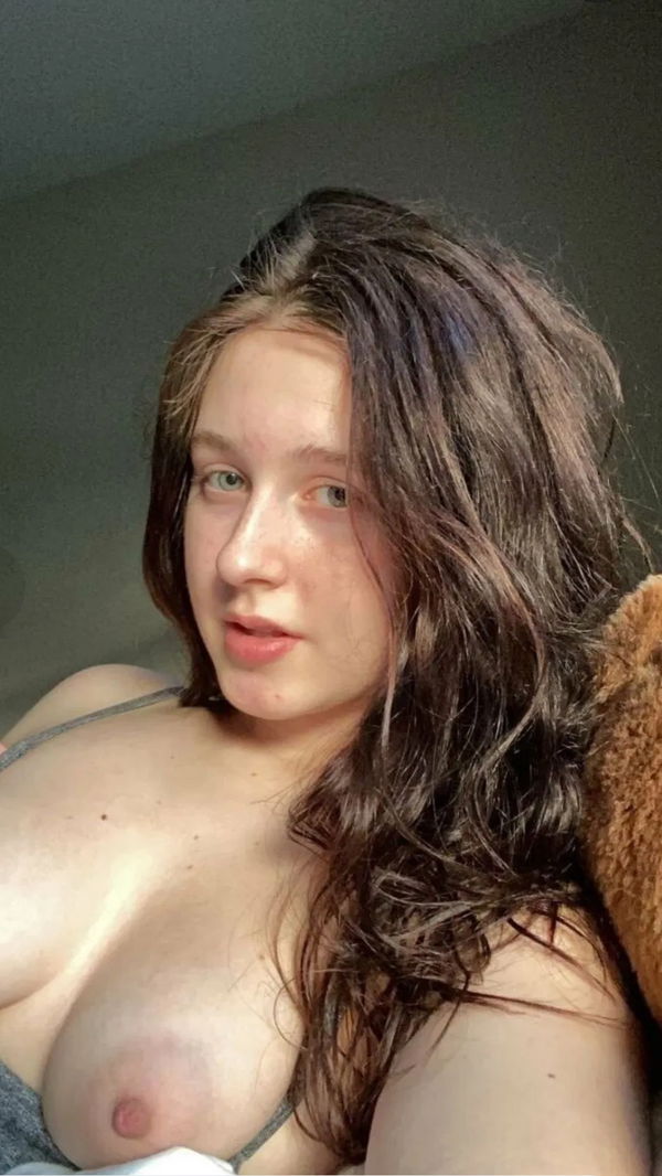 wovubiru, 22 years old from United States