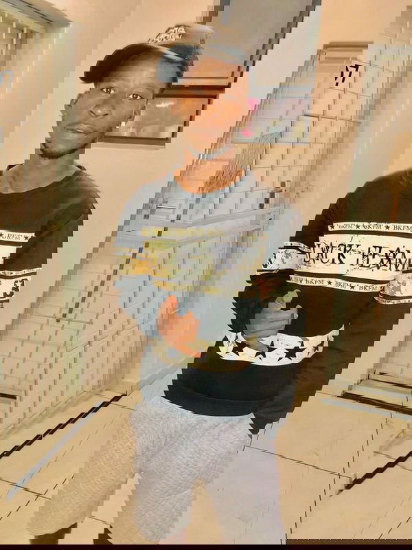 sparahngobesewillian, 23 years old from South Africa