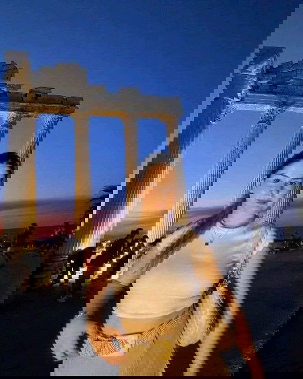 Nina4255, 20 years old from United Kingdom