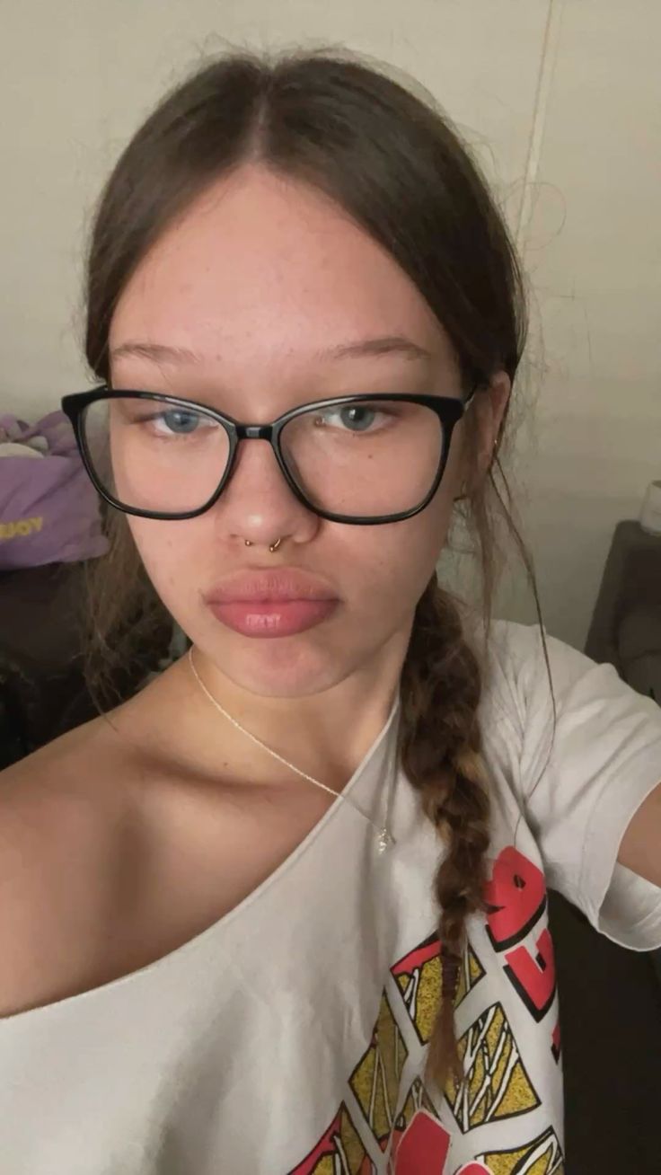 Krista789686, 25 years old from Canada