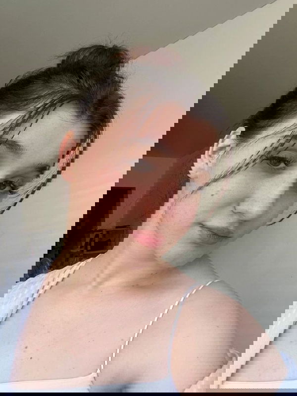 julia93647jd, 22 years old from United States