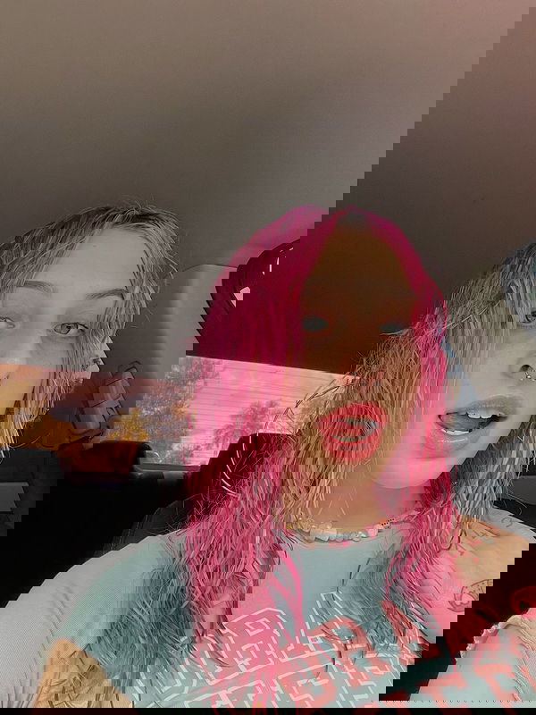 caitlinambrose83, 20 years old from United States