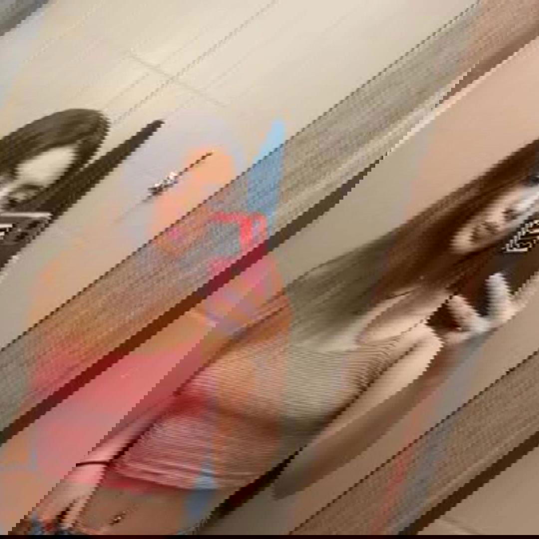 Amelia938483's Profile Photo