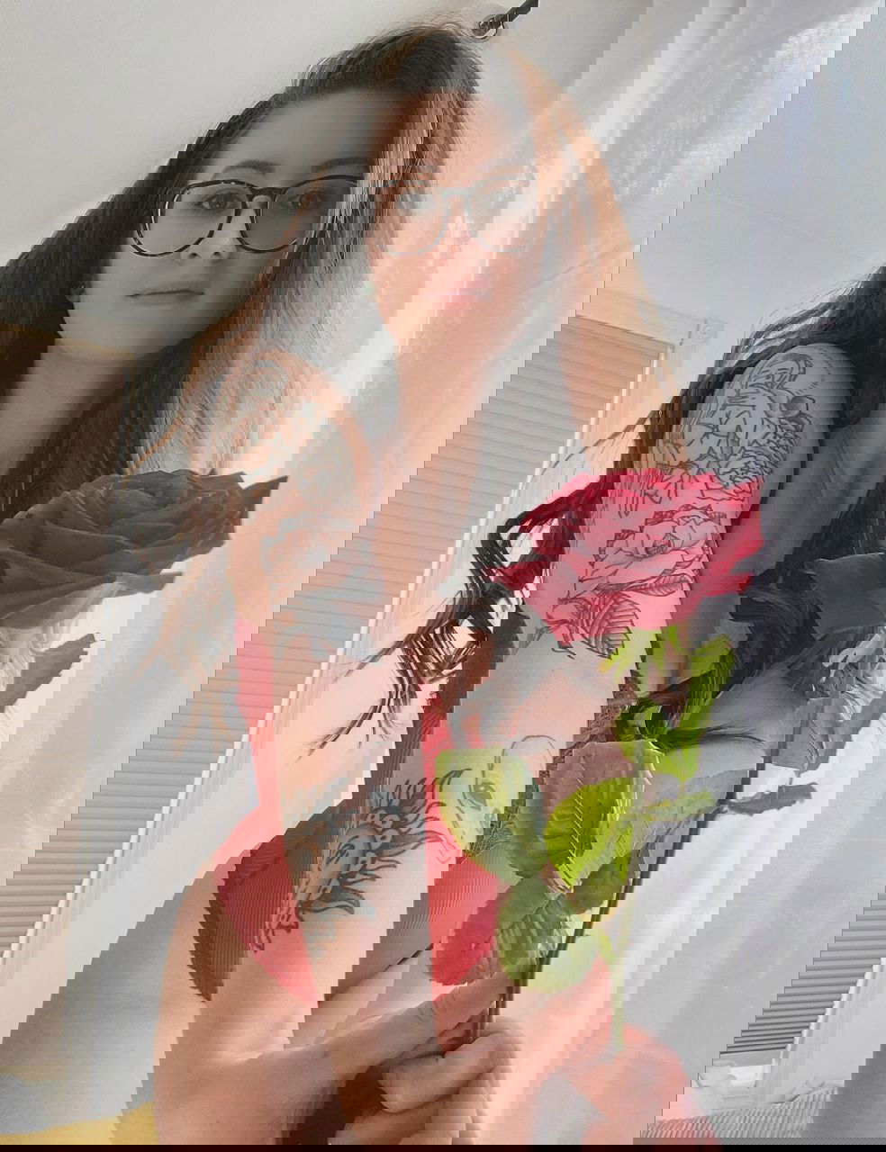 alinapa677's Cover Photo