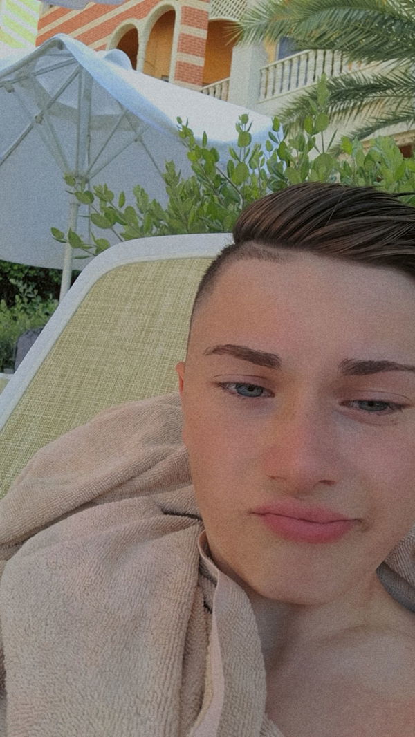 maybeeaaa, 18 years old from Germany