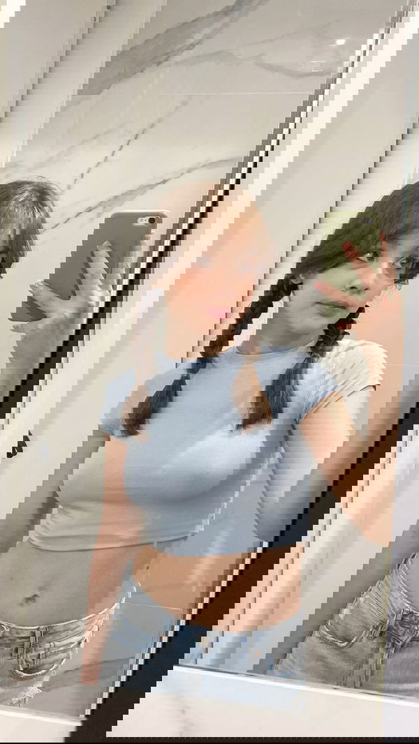 Celia57542, 22 years old from Greece